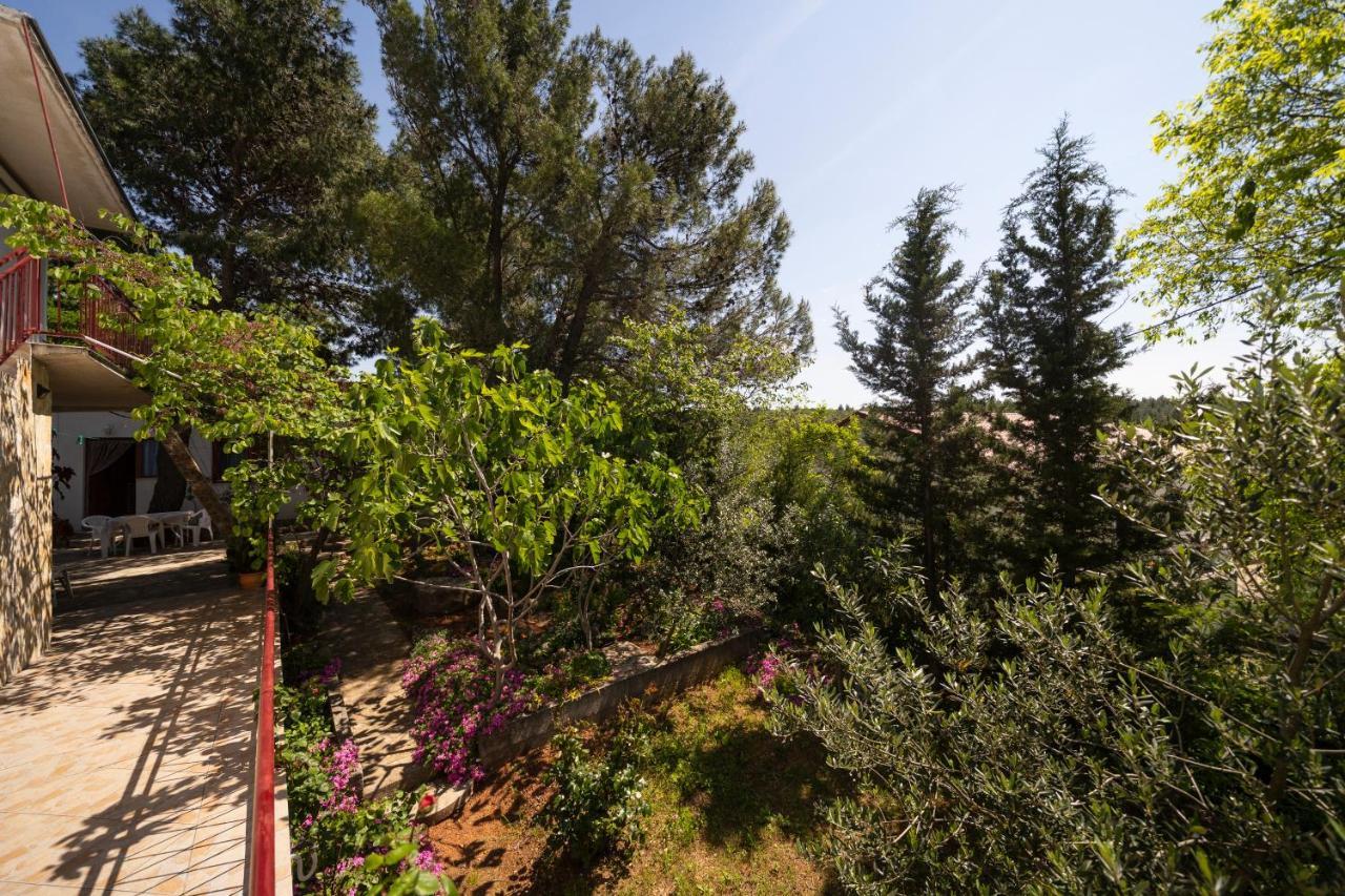 Studio Apartman Ema 2 Gornji Karin Exterior photo